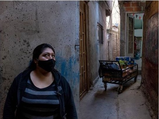 Pandemia. Miradas de una tragedia_ 24 fotógrafos retratan la pandemia en un libro solidario_Revista Contrastes