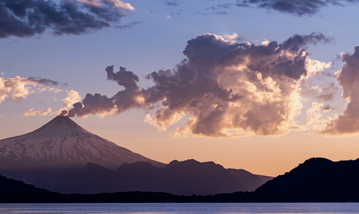 36 vistas del volcán Villarrica, de Mauro Pesce